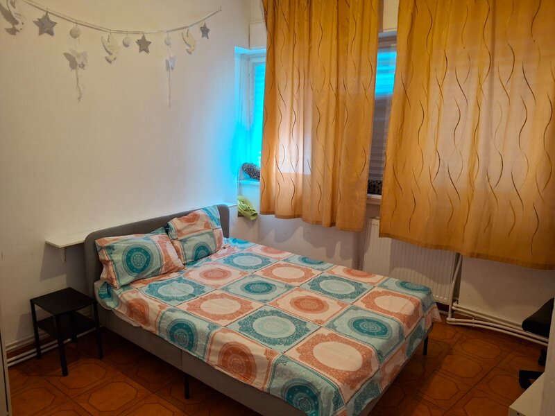 Calea Grivitei - Metrou Gara de Nord langa bloc, centrala termica, etaj 1/5