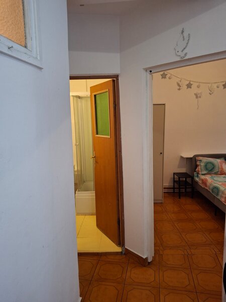 Calea Grivitei - Metrou Gara de Nord langa bloc, centrala termica, etaj 1/5