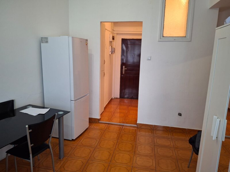 Calea Grivitei - Metrou Gara de Nord langa bloc, centrala termica, etaj 1/5