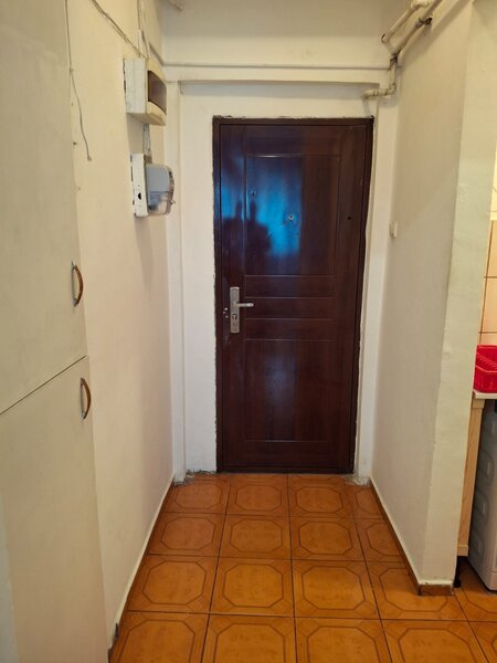 Calea Grivitei - Metrou Gara de Nord langa bloc, centrala termica, etaj 1/5