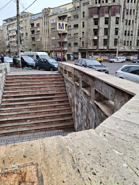 Calea Grivitei - Metrou Gara de Nord langa bloc, centrala termica, etaj 1/5